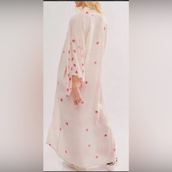 Free People *Laurel Canyon* Kimono in Pink Dots. NWOT - Picture 2 of 2